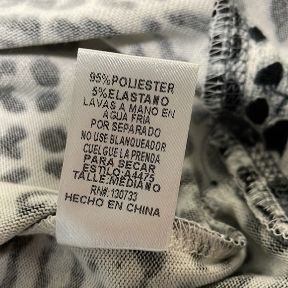 Woman’s Gray black and white leopard print top M NWT by Umgee - Picture 6 of 6